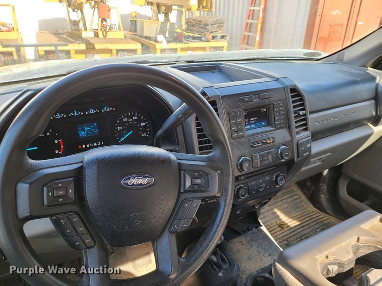 image for item DN6021 2018 Ford F450 Super Duty  utility / service truck