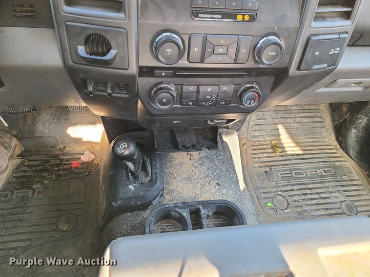 image for item DN6021 2018 Ford F450 Super Duty  utility / service truck