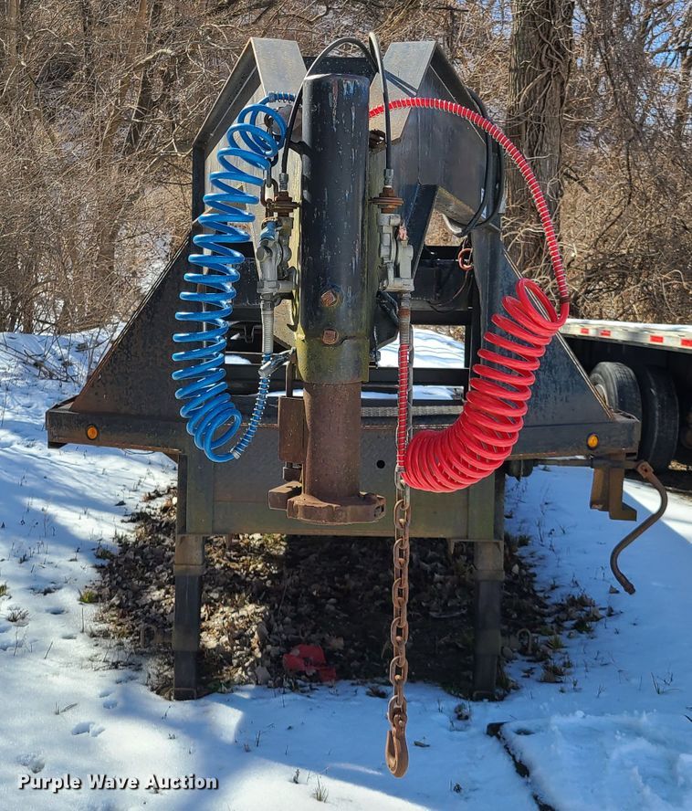 image for item DN6022 2004 L&L equipment trailer