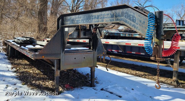 image for item DN6022 2004 L&L equipment trailer