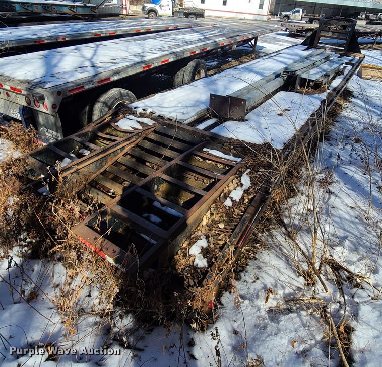 image for item DN6022 2004 L&L equipment trailer