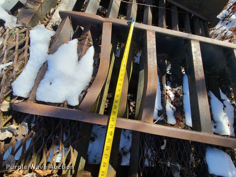 image for item DN6022 2004 L&L equipment trailer