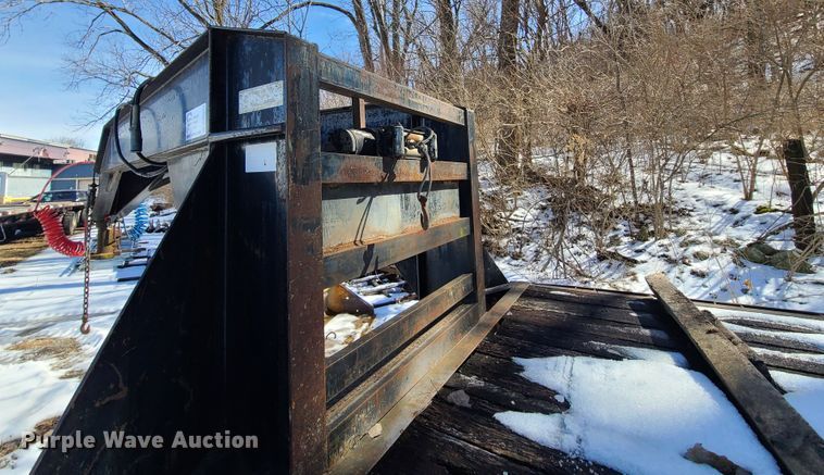 image for item DN6022 2004 L&L equipment trailer