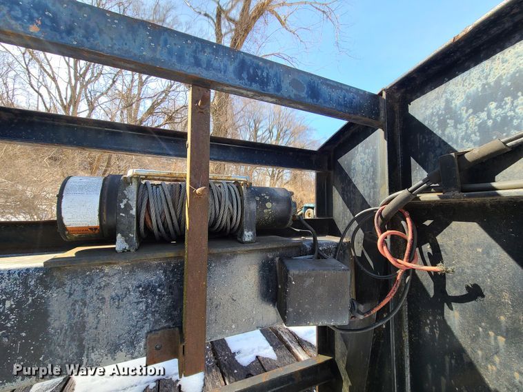 image for item DN6022 2004 L&L equipment trailer