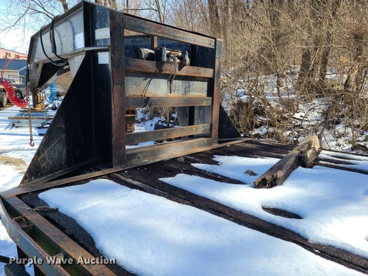 image for item DN6022 2004 L&L equipment trailer