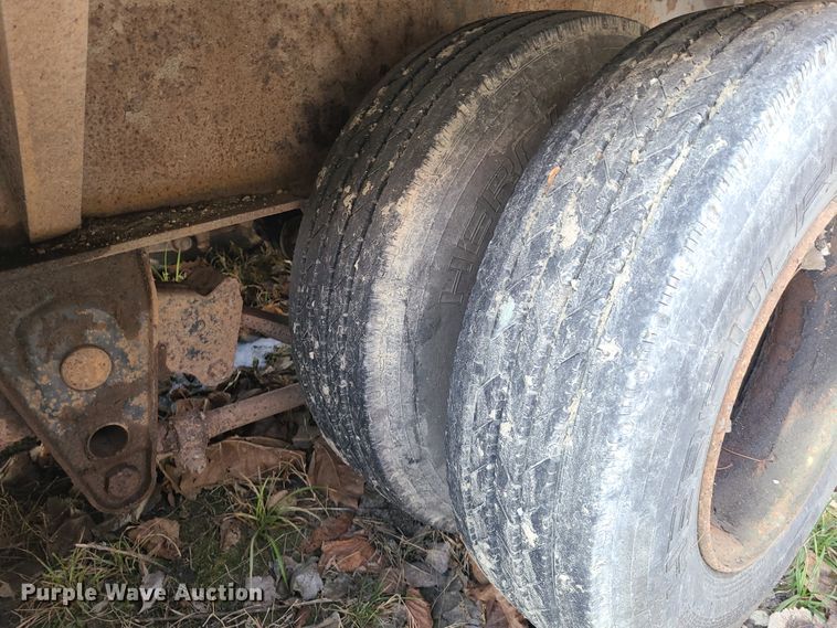 image for item DN6022 2004 L&L equipment trailer