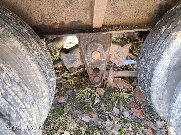 image for item DN6022 2004 L&L equipment trailer