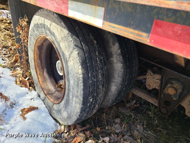 image for item DN6022 2004 L&L equipment trailer