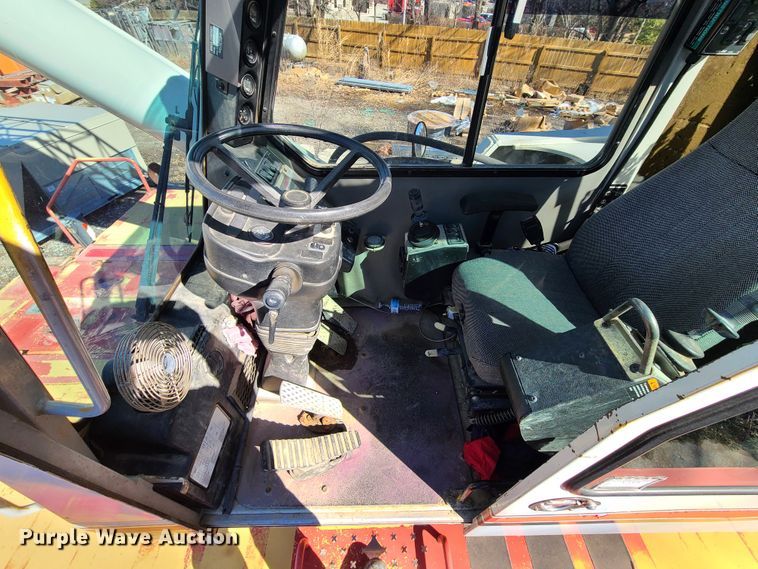 image for item DN6058 2005 Link Belt HSP-8065  crane