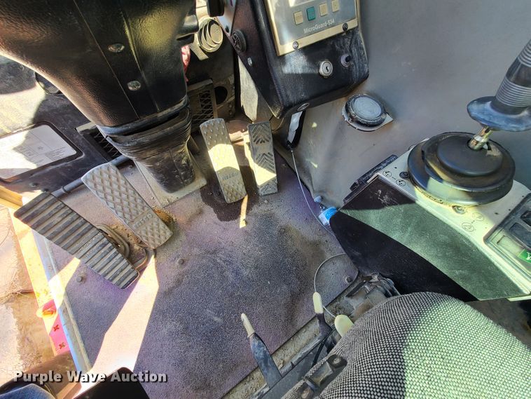 image for item DN6058 2005 Link Belt HSP-8065  crane