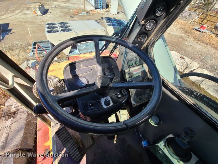 image for item DN6058 2005 Link Belt HSP-8065  crane