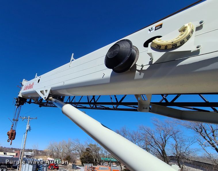 image for item DN6058 2005 Link Belt HSP-8065  crane