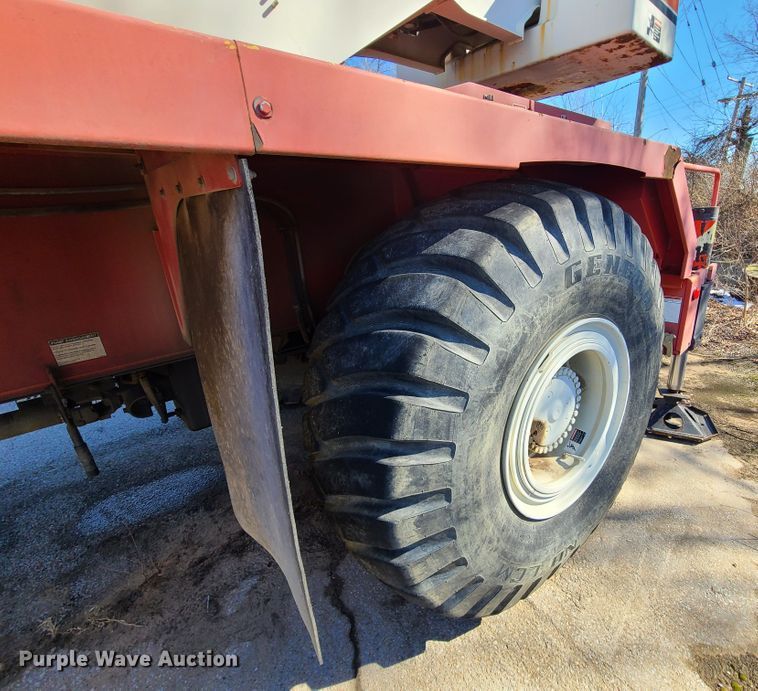 image for item DN6058 2005 Link Belt HSP-8065  crane