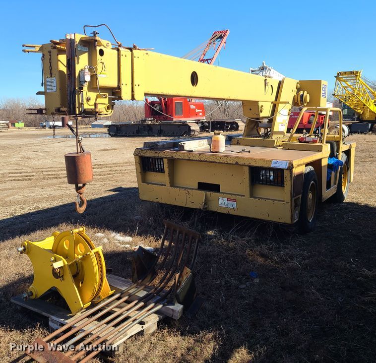 image for item DN6059 Broderson IC-200-2B  crane