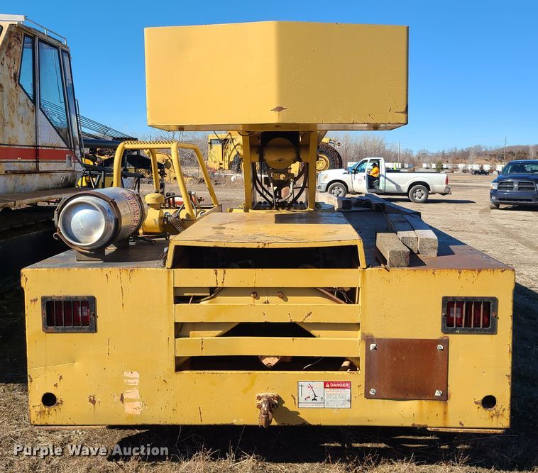 image for item DN6059 Broderson IC-200-2B  crane