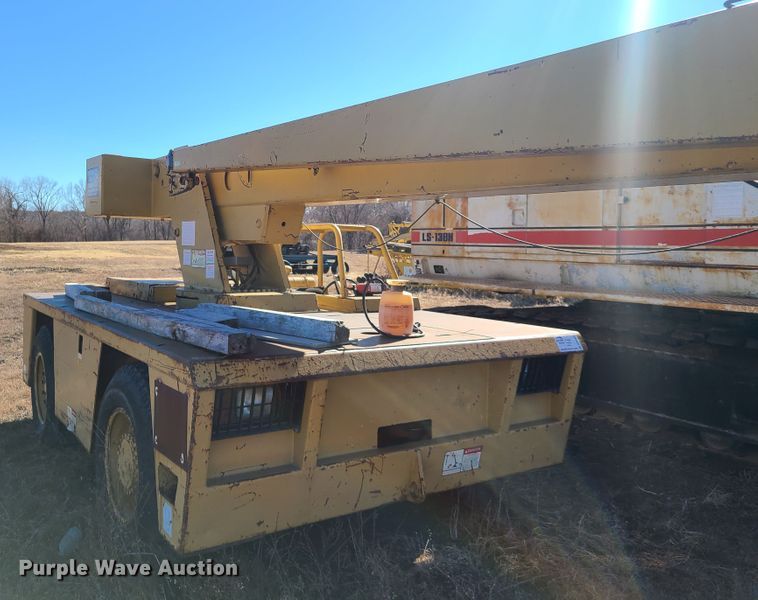 image for item DN6059 Broderson IC-200-2B  crane