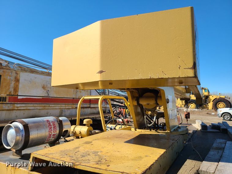 image for item DN6059 Broderson IC-200-2B  crane