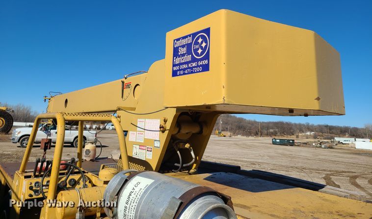 image for item DN6059 Broderson IC-200-2B  crane