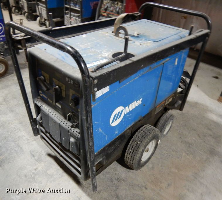 image for item HX9615 Miller Bobcat 250 welder/generator