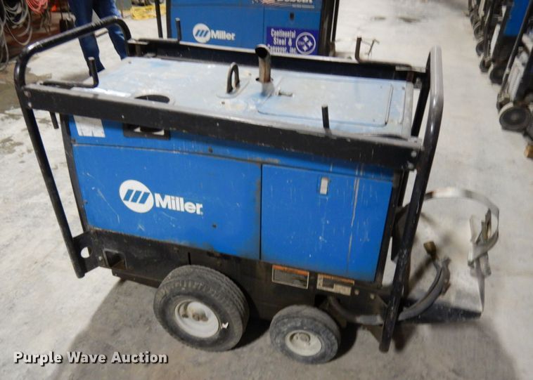 image for item HX9615 Miller Bobcat 250 welder/generator