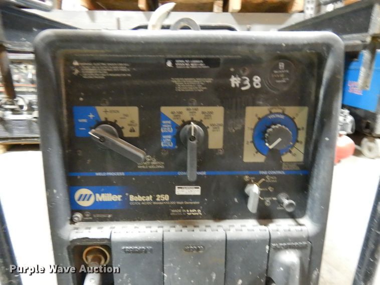 image for item HX9615 Miller Bobcat 250 welder/generator