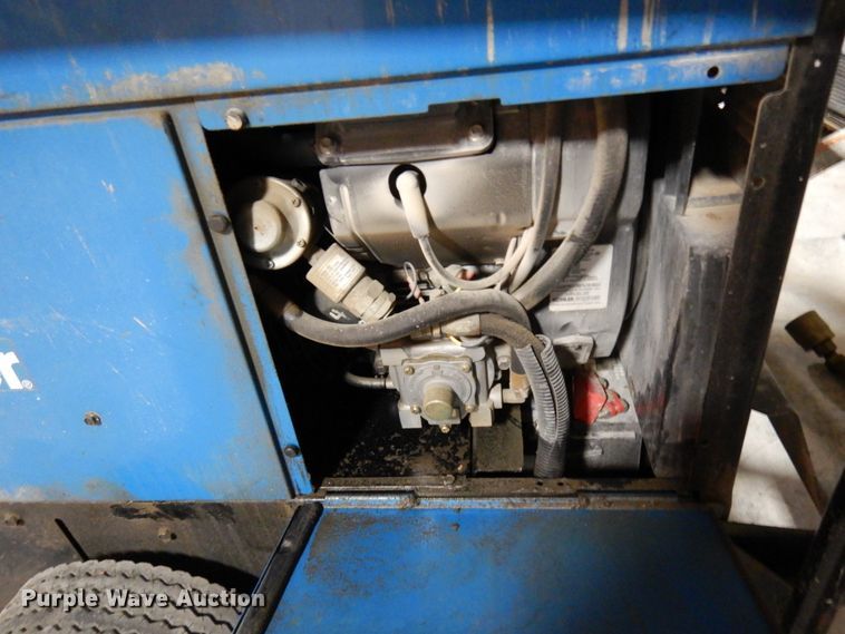 image for item HX9615 Miller Bobcat 250 welder/generator