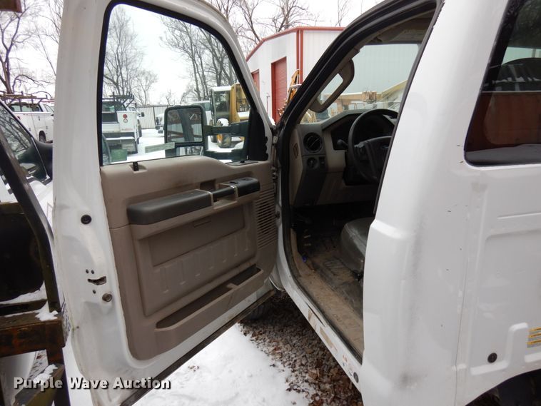 image for item HX9646 2009 Ford F450 Super Duty  truck cab and chassis