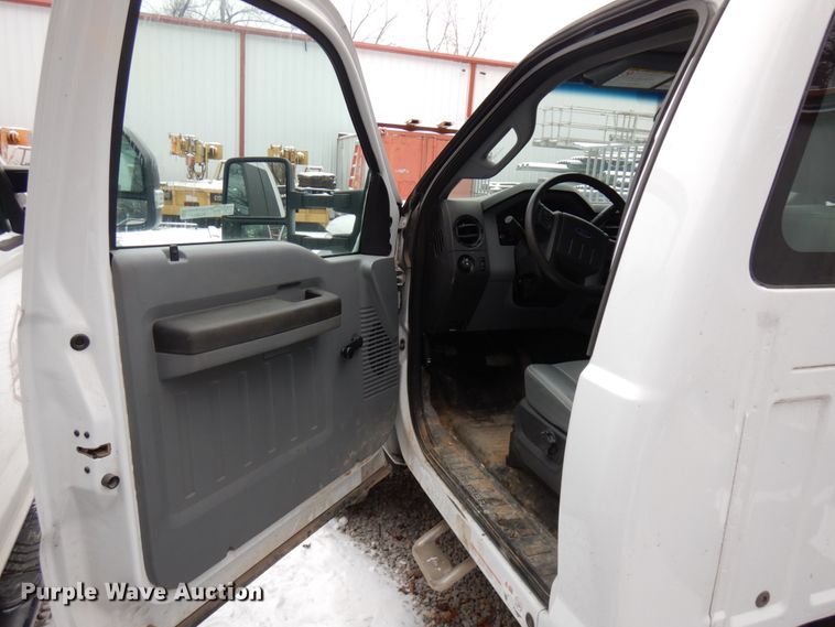 image for item HX9650 2014 Ford F450 Super Duty  truck cab and chassis