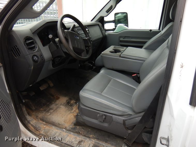 image for item HX9650 2014 Ford F450 Super Duty  truck cab and chassis