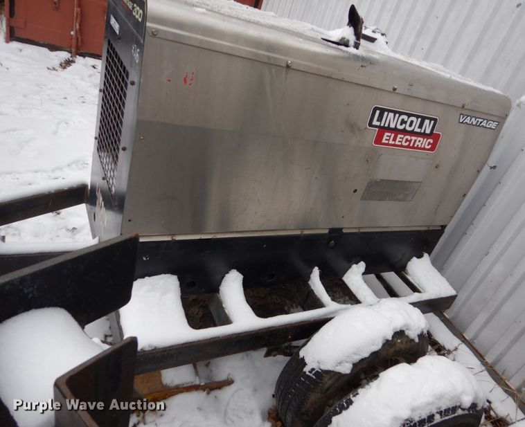 image for item IK9775 Lincoln Electric Vantage 300 AC/DC welder