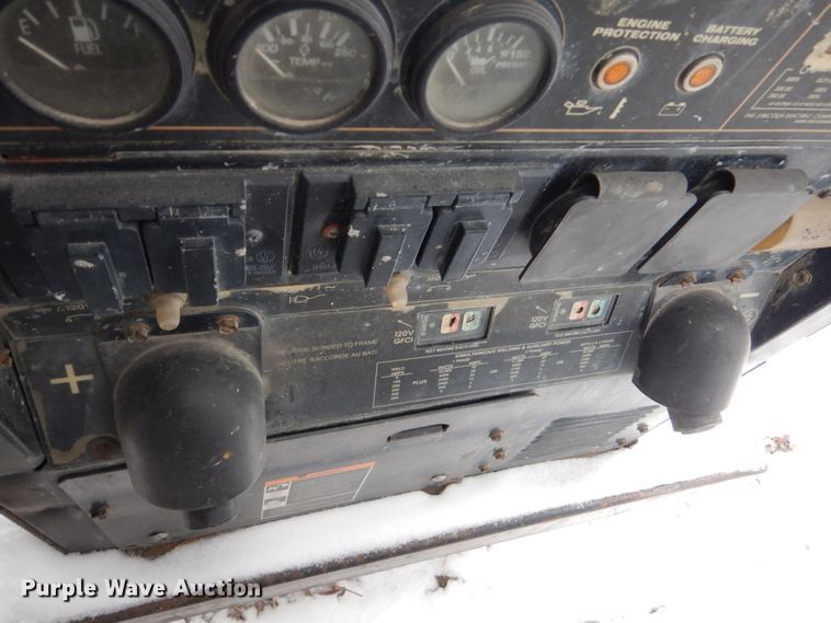 image for item IK9775 Lincoln Electric Vantage 300 AC/DC welder