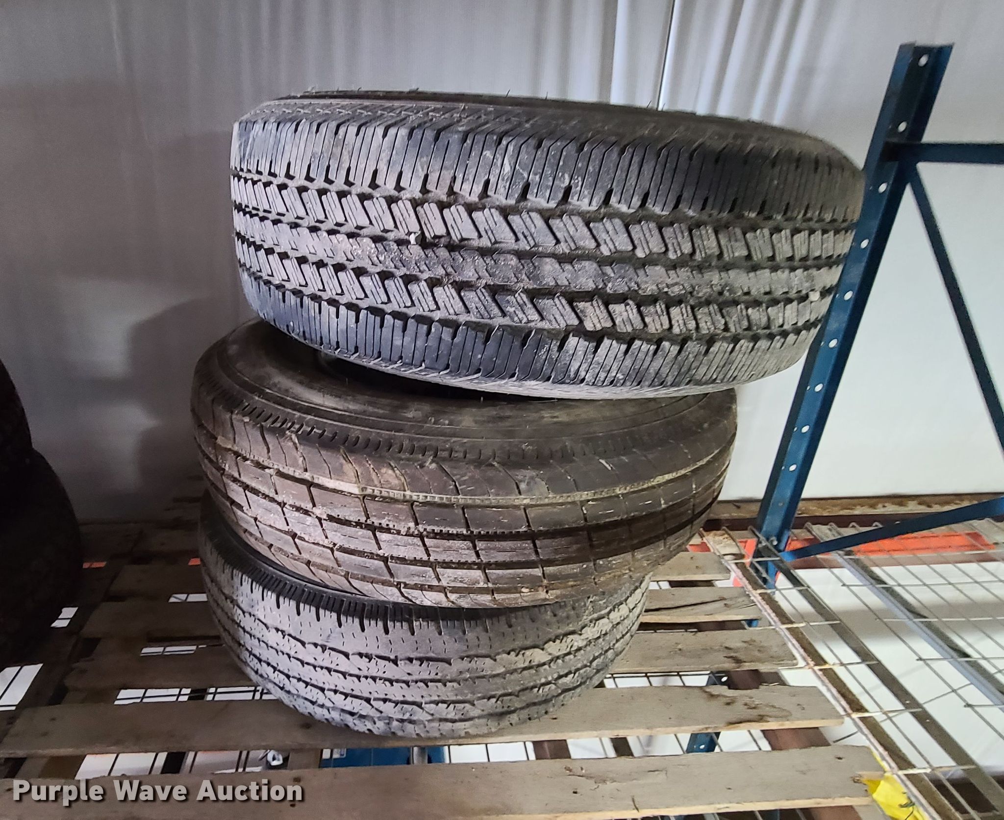(5) tires in Kansas City, MO Item DN6055 sold Purple Wave