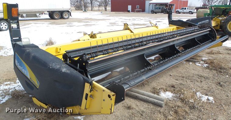image for item DG8472 2013 New Holland 18HS  double sickle windrower head