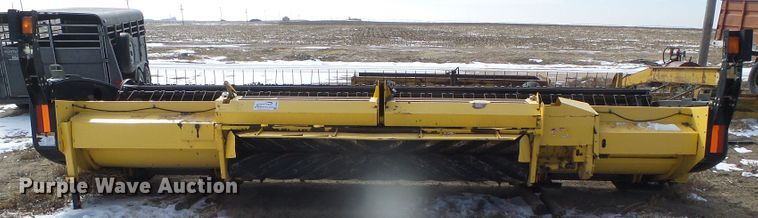 image for item DG8472 2013 New Holland 18HS  double sickle windrower head