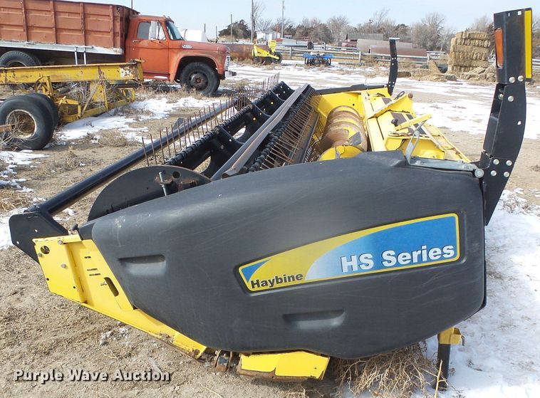 image for item DG8472 2013 New Holland 18HS  double sickle windrower head