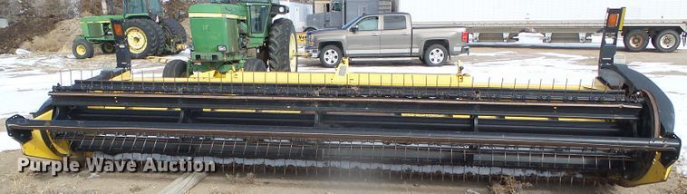 image for item DG8472 2013 New Holland 18HS  double sickle windrower head