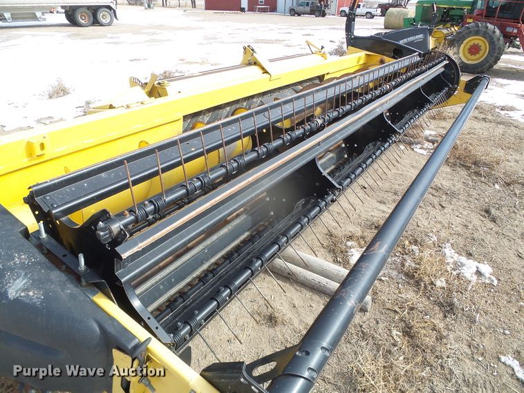 image for item DG8472 2013 New Holland 18HS  double sickle windrower head