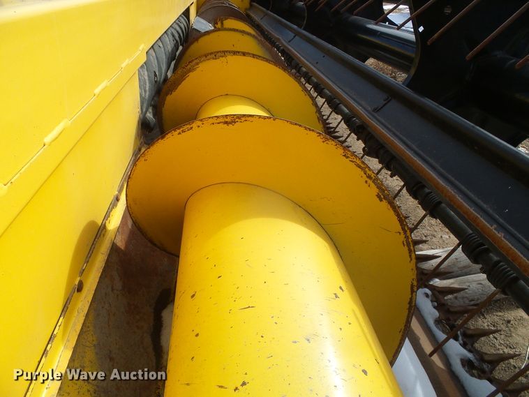 image for item DG8472 2013 New Holland 18HS  double sickle windrower head