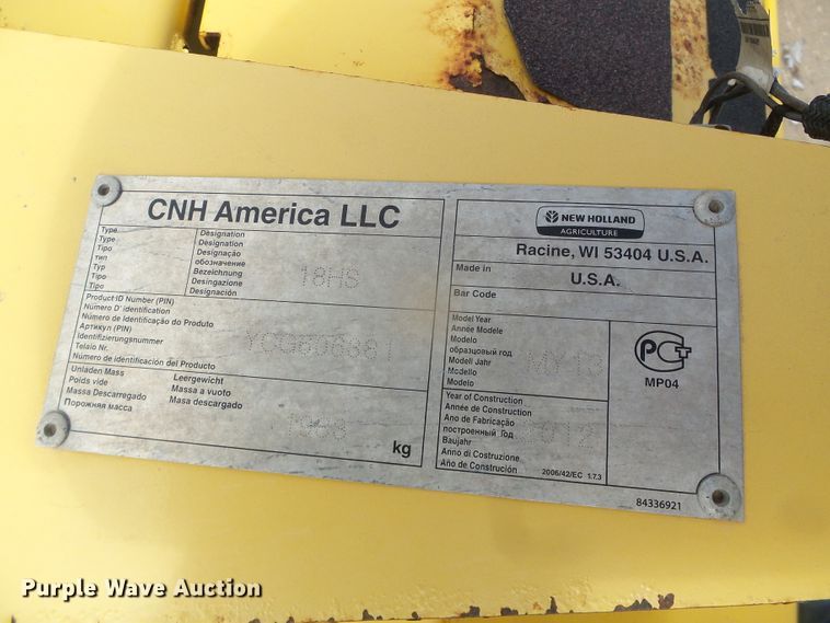 image for item DG8472 2013 New Holland 18HS  double sickle windrower head