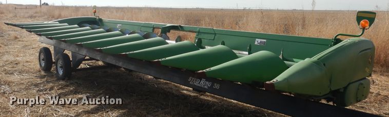 image for item DI3692 2009 John Deere 612C  corn head