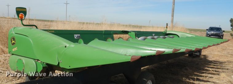 image for item DI3692 2009 John Deere 612C  corn head