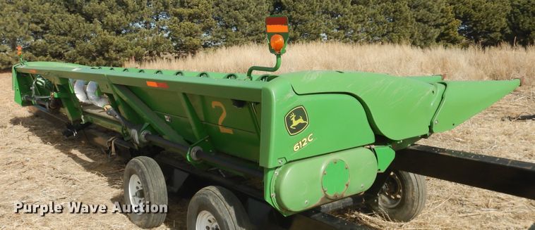 image for item DI3692 2009 John Deere 612C  corn head
