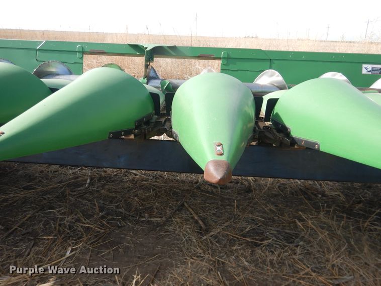 image for item DI3692 2009 John Deere 612C  corn head