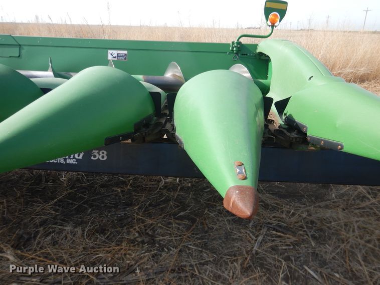 image for item DI3692 2009 John Deere 612C  corn head