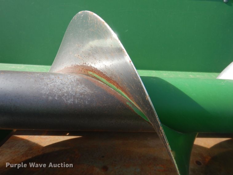 image for item DI3692 2009 John Deere 612C  corn head