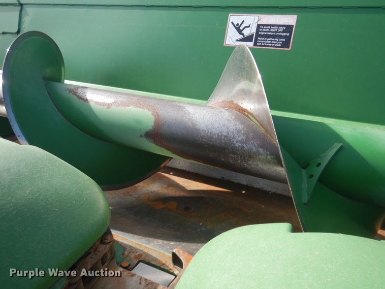 image for item DI3692 2009 John Deere 612C  corn head