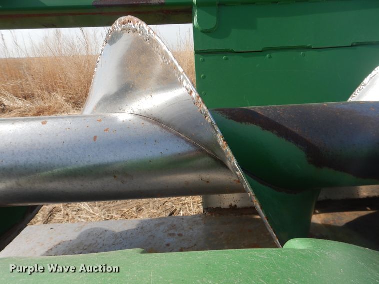 image for item DI3692 2009 John Deere 612C  corn head