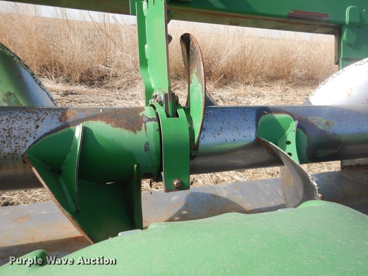 image for item DI3692 2009 John Deere 612C  corn head