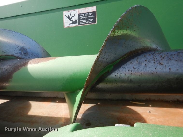 image for item DI3692 2009 John Deere 612C  corn head