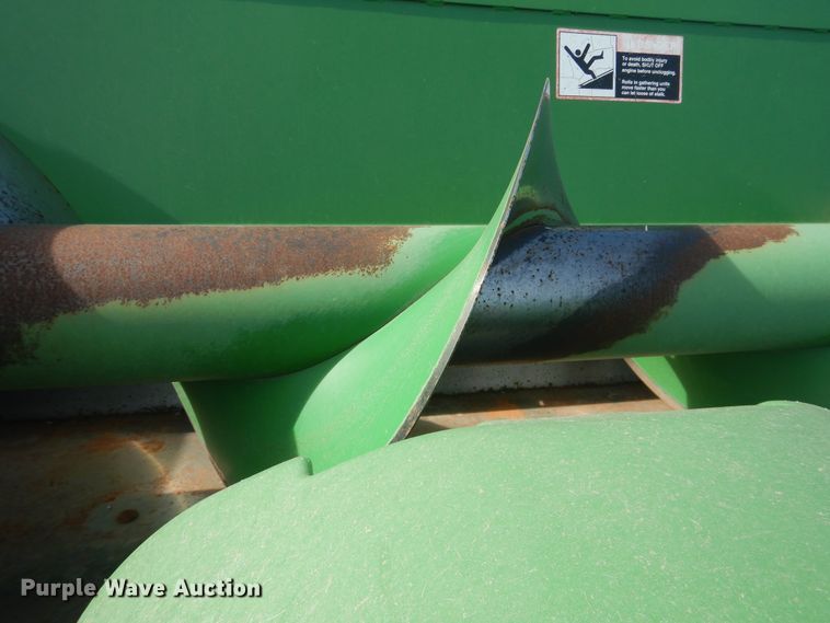 image for item DI3692 2009 John Deere 612C  corn head